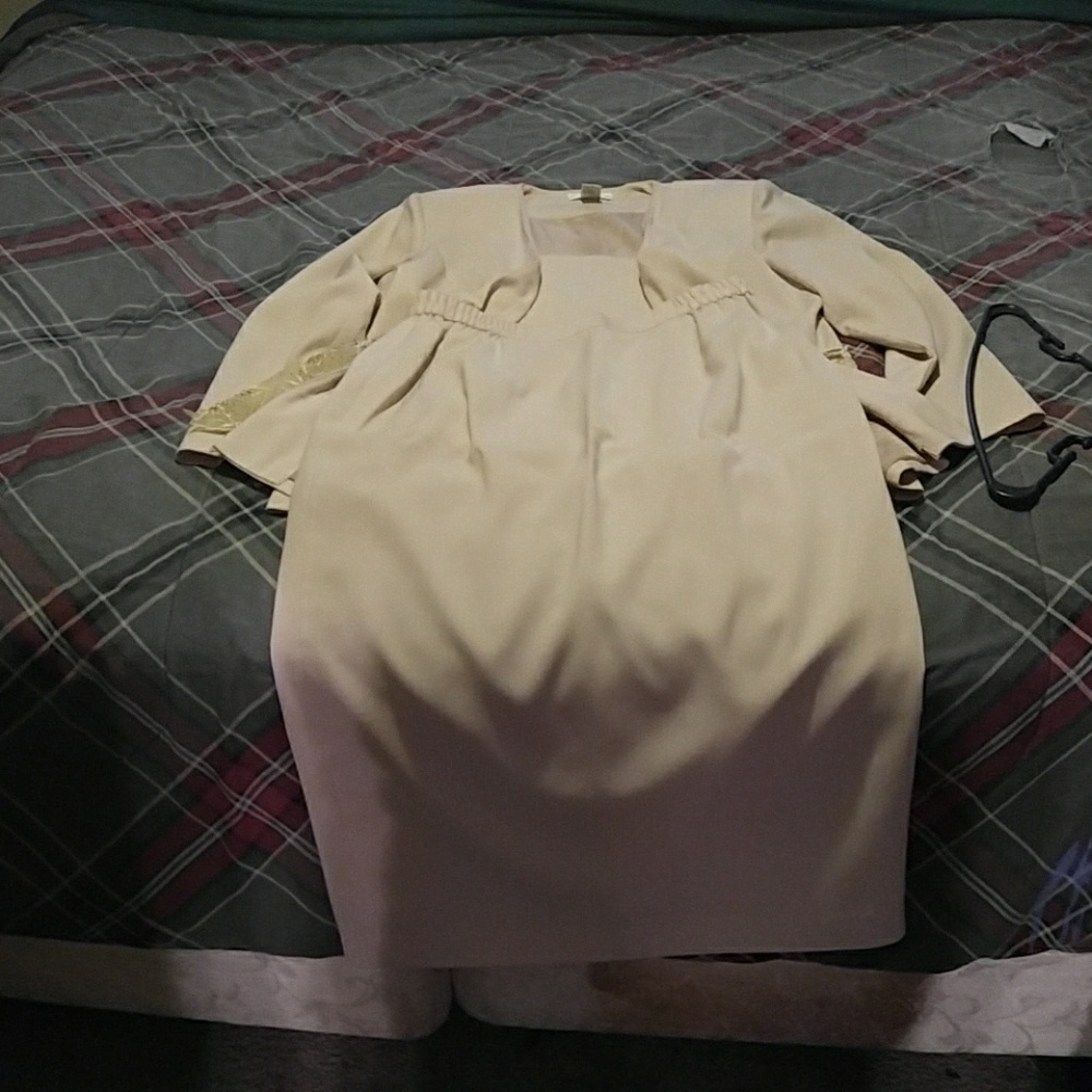 Skirt suit
